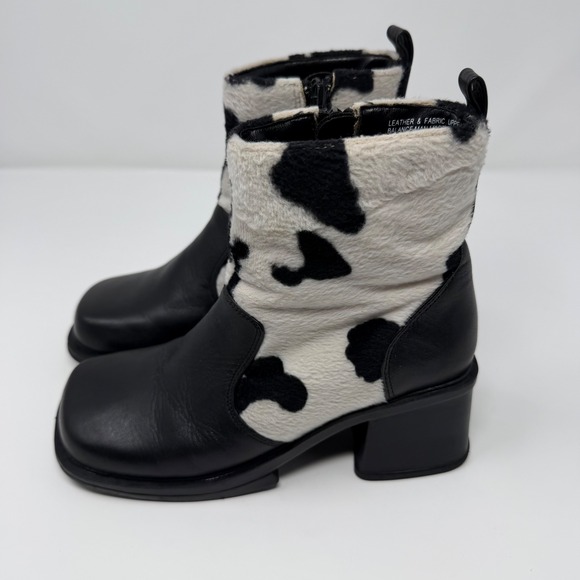 Unlisted by Kenneth Cole Cow Print Western Ankle Boots Block Heel Women's 5 UK3 - Picture 2 of 10